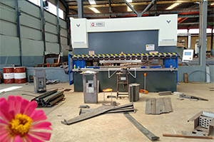 車間新上的設(shè)備已經(jīng)投入生產(chǎn)多時(shí)，我們能加工的產(chǎn)品越來越多，工廠的生產(chǎn)制造能力越來越強(qiáng)。